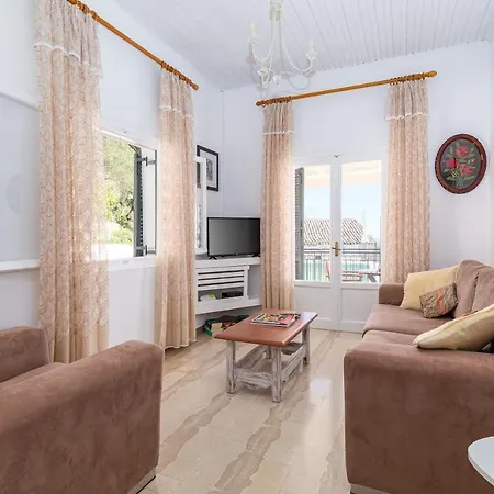 Georgina * Nisaki (Corfu)