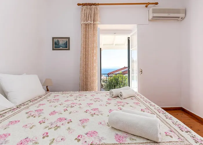 Georgina Vila Nisaki (Corfu)