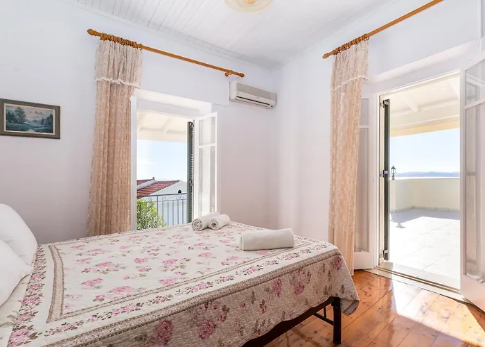 Vila Georgina Nisaki (Corfu)