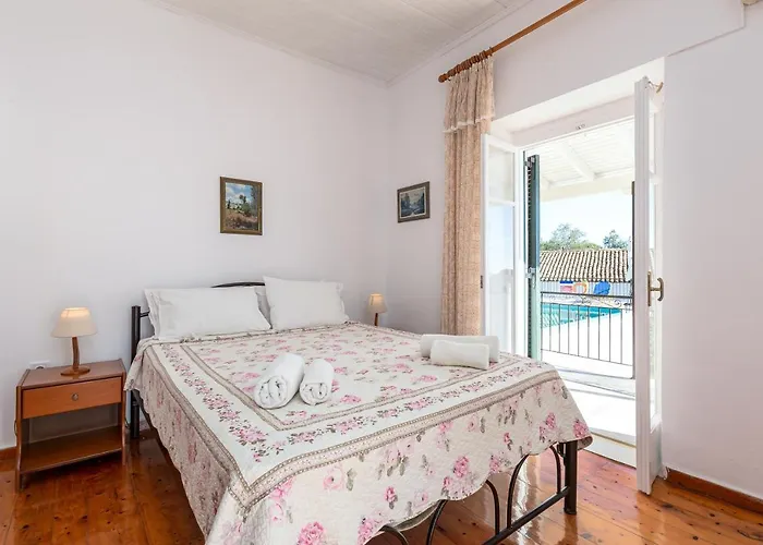 Georgina Vila Nisaki (Corfu)